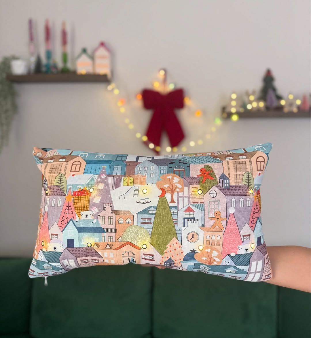 Kış Masalı Minik Evler Işıklı Kırlent thumbnail 1