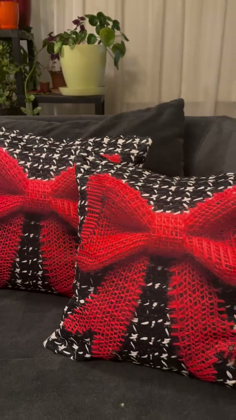 Kırmızı Fiyonklu Işıklı Kırlent, Glow Pillows